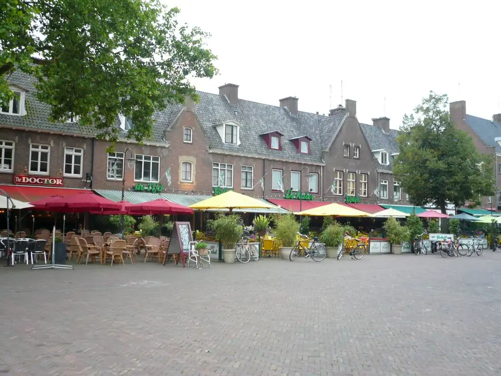 Terrassen op de Markt in de binnenstad van Wageningen